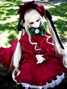 Rating: Safe Score: 0 Tags: 1girl blonde_hair blue_eyes bonnet bow bowtie capelet doll dress flower green_bow green_neckwear long_hair long_sleeves looking_at_viewer red_capelet red_dress rose shinku solo twintails very_long_hair User: admin