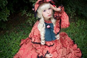 Rating: Safe Score: 0 Tags: 1girl bangs blonde_hair blue_eyes dress flower frills hat lips long_hair long_sleeves looking_at_viewer lying plant shinku solo User: admin