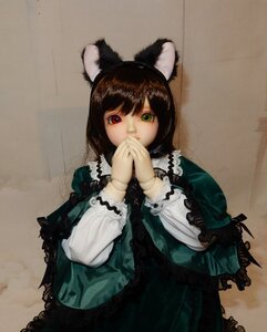 Rating: Safe Score: 0 Tags: 1girl animal_ears bangs brown_hair cat_ears doll dress frills green_dress green_eyes heterochromia interlocked_fingers lolita_fashion long_sleeves looking_at_viewer own_hands_together red_eyes short_hair solo suiseiseki User: admin