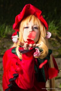 Rating: Safe Score: 0 Tags: 1girl blonde_hair blue_eyes blurry blurry_background bonnet depth_of_field dress flower hat long_hair looking_at_viewer realistic rose shinku solo upper_body User: admin