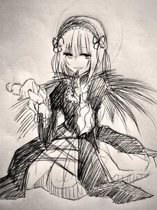 Rating: Safe Score: 0 Tags: 1girl dress frills greyscale hairband image long_hair long_sleeves looking_at_viewer monochrome rose solo suigintou wings User: admin