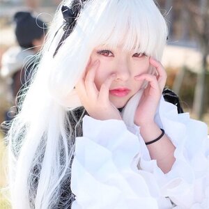 Rating: Safe Score: 0 Tags: 1girl blurry blurry_background depth_of_field lips looking_at_viewer photo shirt solo suigintou upper_body white_hair wristwatch User: admin