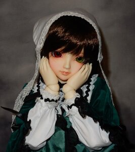 Rating: Safe Score: 0 Tags: 1girl bangs closed_mouth doll dress frills gothic_lolita green_dress green_eyes hands_on_own_face heterochromia lace lips lolita_fashion long_hair long_sleeves looking_at_viewer red_eyes solo suiseiseki upper_body veil User: admin