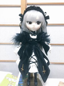 Rating: Safe Score: 0 Tags: 1girl bangs boots doll gothic_lolita hairband indoors lolita_fashion long_hair long_sleeves looking_at_viewer photo solo suigintou User: admin