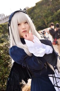 Rating: Safe Score: 0 Tags: 1girl 3d bangs black_wings blurry blurry_background day depth_of_field dress feathered_wings hairband long_hair long_sleeves looking_at_viewer outdoors photo red_eyes solo suigintou tree white_hair wings User: admin