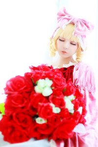 Rating: Safe Score: 0 Tags: 1girl blonde_hair blurry blurry_foreground bouquet bow closed_eyes depth_of_field dress drill_hair flower hina_ichigo hinaichigo lips pink_bow red_flower red_rose rose solo striped white_background User: admin