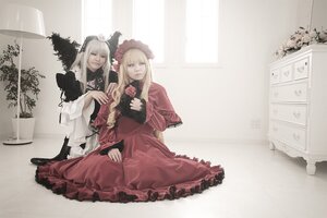 Rating: Safe Score: 0 Tags: 2girls blonde_hair blue_eyes dress frills hat holding_hands long_hair long_sleeves multiple_cosplay multiple_girls red_dress shinku silver_hair sitting tagme User: admin