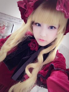 Rating: Safe Score: 0 Tags: 1girl bangs blonde_hair blue_eyes bow flower lips long_hair looking_at_viewer red_flower red_rose rose shinku solo upper_body User: admin