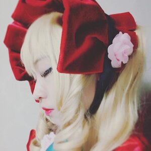 Rating: Safe Score: 0 Tags: 1girl blonde_hair blue_eyes blurry blurry_background blurry_foreground depth_of_field lips makeup motion_blur photo profile red_lips red_lipstick shinku solo User: admin