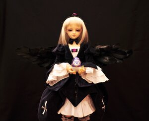 Rating: Safe Score: 0 Tags: 1girl blonde_hair choker doll dress food lolita_fashion long_hair solo suigintou wings User: admin