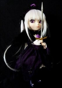 Rating: Safe Score: 0 Tags: 1girl black_background doll dress flower holding long_hair long_sleeves looking_at_viewer purple_dress purple_eyes simple_background solo suigintou very_long_hair white_hair User: admin