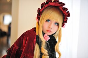 Rating: Safe Score: 0 Tags: 1girl bangs blonde_hair blue_eyes blurry blurry_background bonnet depth_of_field lips long_hair looking_at_viewer photo rose shinku solo User: admin