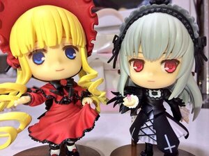 Rating: Safe Score: 0 Tags: 2girls blonde_hair bonnet bow chibi doll dress drill_hair figure frills hairband long_hair long_sleeves looking_at_viewer multiple_dolls multiple_girls photo red_dress rose shinku sidelocks standing suigintou tagme teacup twintails User: admin