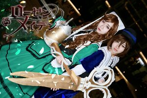 Rating: Safe Score: 0 Tags: 2girls brown_hair dress green_dress green_eyes hat lips long_hair looking_at_viewer multiple_cosplay multiple_girls suiseiseki tagme User: admin