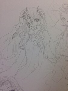 Rating: Safe Score: 0 Tags: 1girl dress elbow_gloves flower greyscale hair_ornament image kirakishou long_hair monochrome sketch smile solo traditional_media User: admin