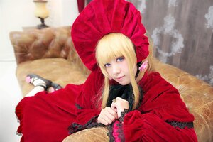 Rating: Safe Score: 0 Tags: 1girl bangs blonde_hair blue_eyes blurry blurry_background bonnet depth_of_field jewelry lace lips long_hair looking_at_viewer realistic shinku solo umbrella User: admin