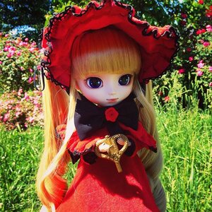 Rating: Safe Score: 0 Tags: 1girl bangs blonde_hair blue_eyes bonnet bow capelet doll dress flower long_hair looking_at_viewer outdoors red_dress red_headwear rose shinku solo upper_body User: admin