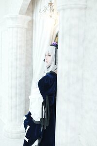 Rating: Safe Score: 0 Tags: 1girl blurry curtains depth_of_field dress frills indoors long_sleeves looking_at_viewer solo suigintou white_hair User: admin
