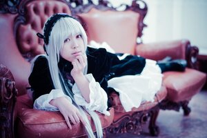Rating: Safe Score: 0 Tags: 1girl blurry blurry_background blurry_foreground chair depth_of_field dress frilled_sleeves frills gothic_lolita hairband lolita_fashion long_hair long_sleeves looking_at_viewer red_eyes sitting solo suigintou white_hair User: admin