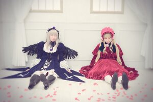 Rating: Safe Score: 0 Tags: 2girls black_wings blonde_hair closed_eyes dress long_hair multiple_cosplay multiple_girls petals siblings sitting sleeping suigintou tagme wings User: admin