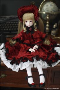 Rating: Safe Score: 0 Tags: 1girl blonde_hair blue_eyes blurry blurry_background bonnet bow chair depth_of_field doll dress flower frills long_hair long_sleeves looking_at_viewer red_dress rose shinku shoes sitting solo white_legwear User: admin