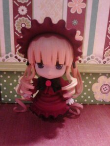 Rating: Safe Score: 0 Tags: 1girl blonde_hair chibi doll dress long_hair long_sleeves looking_at_viewer pink_hair red_dress shinku solo very_long_hair User: admin