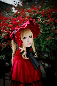 Rating: Safe Score: 0 Tags: 1girl bangs blonde_hair blue_eyes blurry bonnet capelet depth_of_field dress flower lips long_hair looking_at_viewer red_capelet red_dress red_flower red_rose rose shinku solo upper_body User: admin