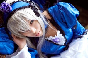 Rating: Safe Score: 0 Tags: 1girl blue_rose dress flower frills hat lips long_hair looking_at_viewer rose silver_hair smile solo white_hair User: admin