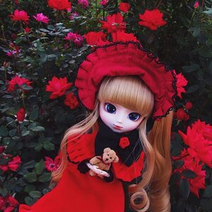 Rating: Safe Score: 0 Tags: 1girl bangs blonde_hair blue_eyes bonnet doll dress flower hat long_hair looking_at_viewer red_capelet red_dress red_flower red_rose rose shinku solo traditional_media twintails User: admin