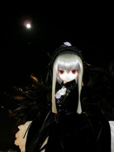 Rating: Safe Score: 0 Tags: 1girl bangs black_background black_dress black_theme closed_mouth doll dress flower hairband long_hair looking_at_viewer red_eyes rose solo suigintou very_long_hair User: admin