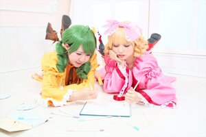 Rating: Safe Score: 0 Tags: 2girls blonde_hair closed_eyes drill_hair green_hair multiple_cosplay multiple_girls tagme User: admin