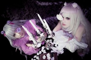 Rating: Safe Score: 0 Tags: 2girls blonde_hair dress eyepatch flower frills hair_flower hair_ornament lips lolita_fashion long_hair multiple_cosplay multiple_girls pink_flower rose tagme white_flower white_rose User: admin