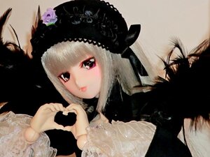 Rating: Safe Score: 0 Tags: 1girl bangs doll flower hat heart heart_hands lace long_sleeves looking_at_viewer purple_eyes short_hair solo suigintou tongue tongue_out upper_body white_hair User: admin