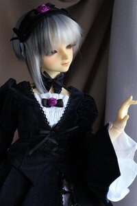 Rating: Safe Score: 0 Tags: 1girl black_dress bow doll dress flower frills gothic_lolita hairband lolita_fashion long_hair long_sleeves rose silver_hair solo suigintou User: admin