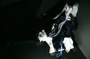 Rating: Safe Score: 0 Tags: 1girl black_dress black_legwear blue_flower blue_rose dress flower frills gothic_lolita lolita_fashion long_hair long_sleeves profile rose sitting solo suigintou white_hair User: admin