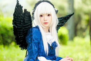 Rating: Safe Score: 0 Tags: 1girl bangs black_wings blurry blurry_background depth_of_field dress feathered_wings feathers flower frills lace lips long_hair long_sleeves looking_at_viewer red_eyes ribbon rose solo suigintou upper_body white_hair wings User: admin