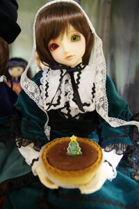 Rating: Safe Score: 0 Tags: 1girl bangs blurry blurry_background brown_hair cake depth_of_field doll dress food frills green_dress green_eyes heterochromia long_sleeves looking_at_viewer plate red_eyes solo souseiseki suiseiseki User: admin