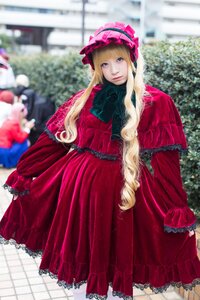 Rating: Safe Score: 0 Tags: 1girl blonde_hair blue_eyes blurry blurry_background blurry_foreground bonnet bow capelet depth_of_field dress drill_hair frills long_hair long_sleeves looking_at_viewer photo red_dress shinku solo solo_focus standing User: admin