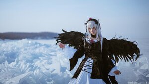 Rating: Safe Score: 0 Tags: 1girl bangs black_dress black_wings blurry closed_mouth dress feathered_wings feathers flower hairband long_hair long_sleeves looking_at_viewer red_eyes ribbon rose silver_hair sky solo suigintou wide_sleeves wings User: admin