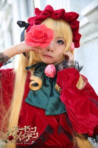 Rating: Safe Score: 0 Tags: 1girl blonde_hair blue_eyes blurry bonnet flower hat lips long_hair looking_at_viewer photo realistic rose shinku solo User: admin