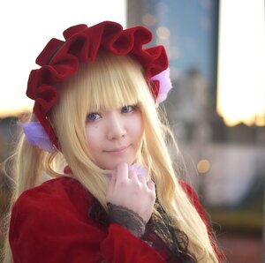 Rating: Safe Score: 0 Tags: 1girl bangs blonde_hair blue_eyes blurry depth_of_field hat lips long_hair long_sleeves looking_at_viewer realistic shinku smile solo upper_body User: admin