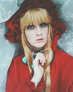 Rating: Safe Score: 0 Tags: 1girl bangs blonde_hair blue_eyes bow dress lips long_hair long_sleeves looking_at_viewer red_dress shinku solo User: admin