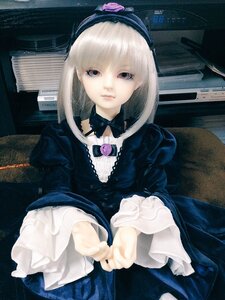 Rating: Safe Score: 0 Tags: 1girl bangs bow doll dress flower hairband lips long_hair long_sleeves photo rose solo suigintou traditional_media User: admin