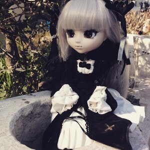 Rating: Safe Score: 0 Tags: 1girl bangs black_dress blunt_bangs bow cross doll dress expressionless long_sleeves outdoors short_hair solo suigintou white_hair User: admin