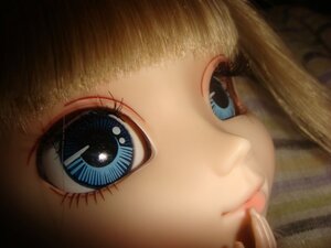 Rating: Safe Score: 0 Tags: 1girl blonde_hair blue_eyes close-up doll eyelashes eyes face lips looking_at_viewer shinku solo User: admin