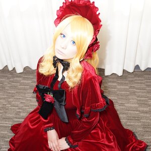 Rating: Safe Score: 0 Tags: 1girl blonde_hair blue_eyes bonnet bow curtains dress flower lace long_hair red_dress rose shinku solo User: admin