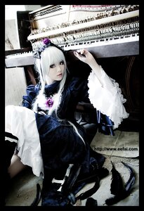 Rating: Safe Score: 0 Tags: 1girl dress frills long_hair nail_polish photo solo suigintou white_hair User: admin