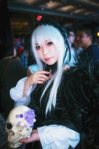 Rating: Safe Score: 0 Tags: 1girl black_dress blurry blurry_background bouquet closed_mouth depth_of_field dress flower lips long_hair long_sleeves looking_at_viewer rose solo suigintou white_hair User: admin