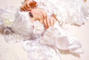 Rating: Safe Score: 0 Tags: 1girl blue_eyes blurry closed_mouth flower hair_flower hair_ornament hands kirakishou lips long_sleeves looking_at_viewer lying own_hands_together solo white_flower white_hair white_rose white_theme User: admin