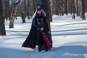 Rating: Safe Score: 0 Tags: 1girl black_footwear blurry blurry_background boots depth_of_field doll long_hair outdoors snow snowing solo standing suigintou winter User: admin